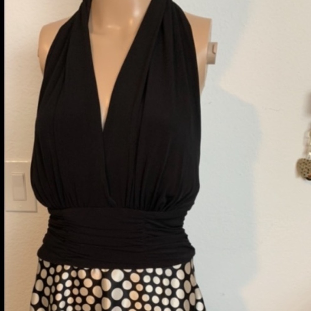 (Connected apparel) Woman’s dress with satin Skirt and a stretch on top - Picture 2 of 16